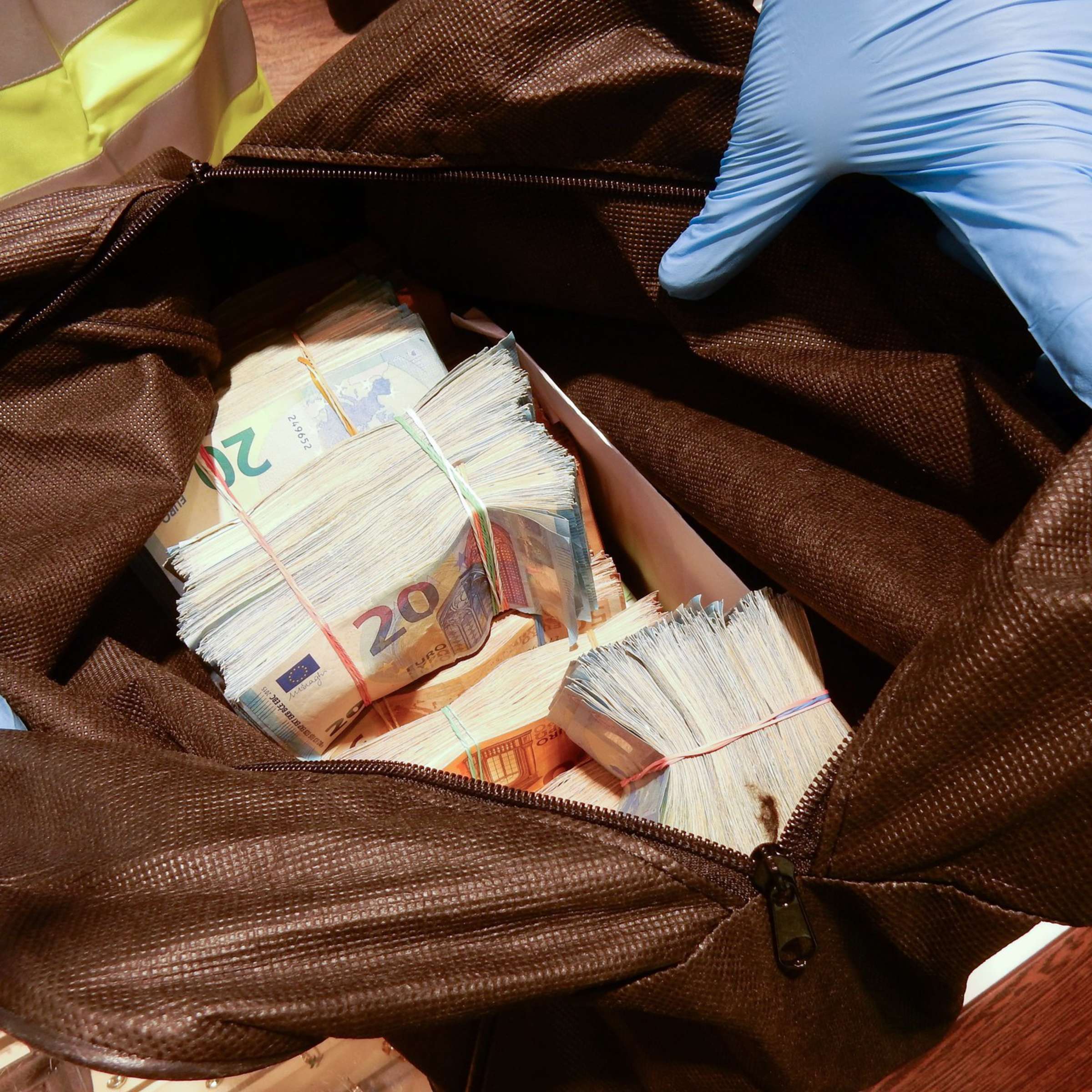 Geld_in_der_Tasche